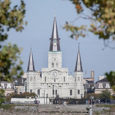 Beautifully Updated New Orleans Home Exterior foto