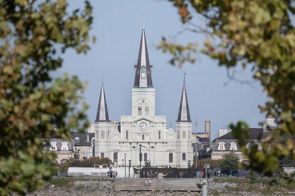 Beautifully Updated New Orleans Home Exterior foto